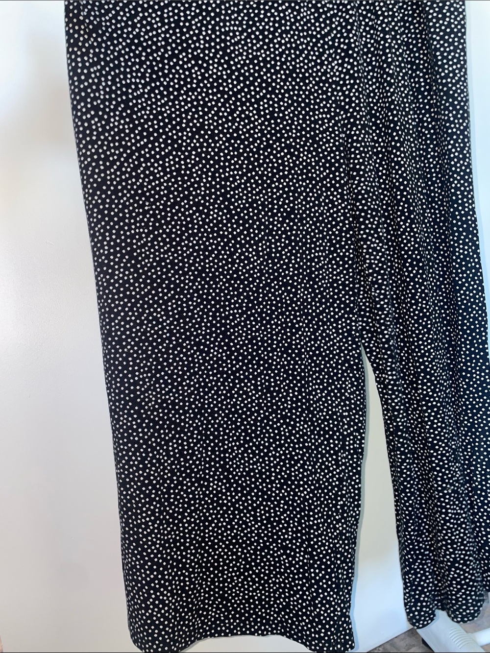 Old Navy knit smocked jumpsuit romper bland and white size L - Picture 3 of 3